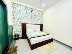Hotel White Rest Home - Ideal for Families - In house Parking- Free 5g Internet